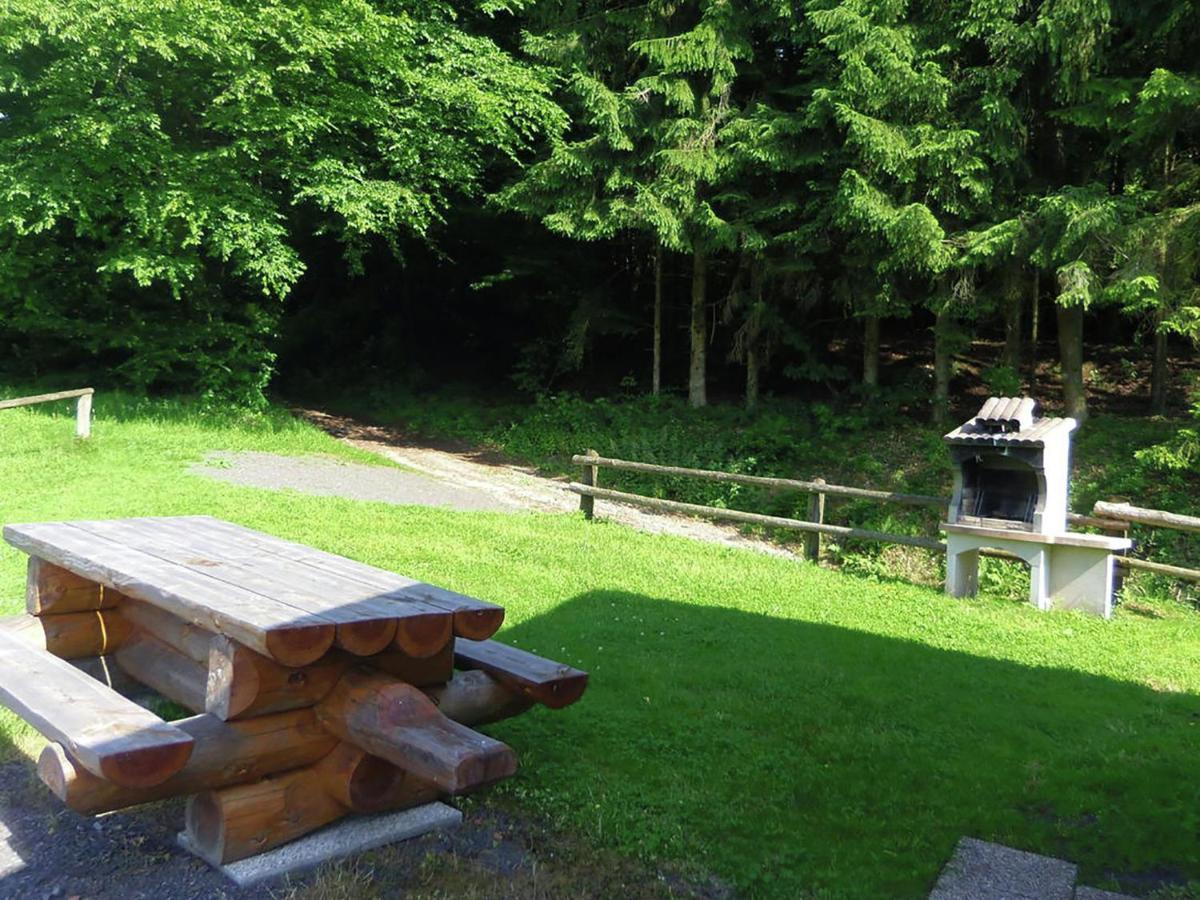 Cosy Holiday Home With Garden In Walscheid Extérieur photo